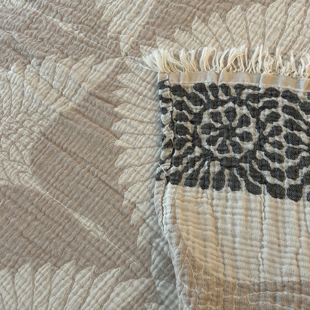 Modern Birds in Flight Crane Tan Cream Woven Organic Cotton Throw Size 55 x 75 - Picture 7 of 16